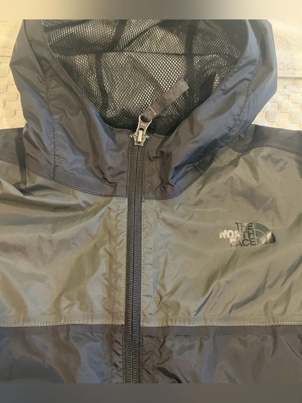 The North Face Boys 10/22 Black Hooded Windbreaker Jacket